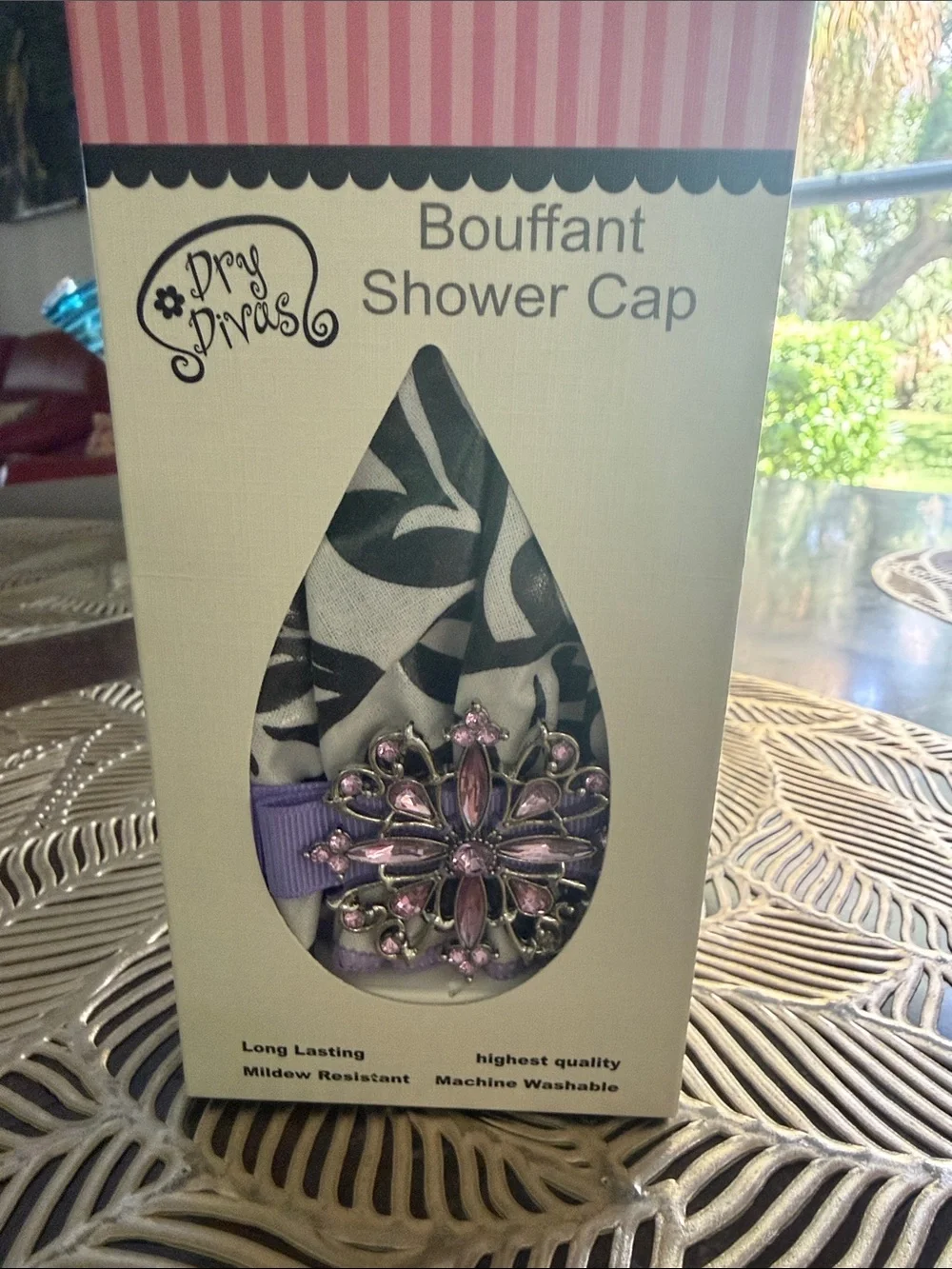 Dry Divas Bouffant Shower Cap with Decorative Brooch